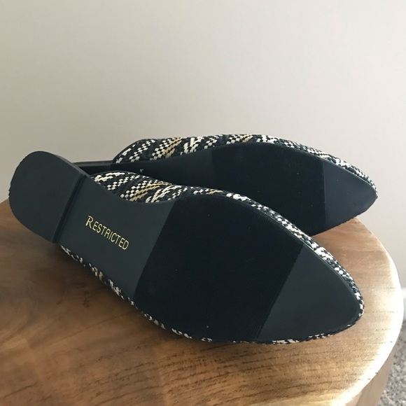 🌟LAST ONE🌟Restricted Black Mules|Textured Woven - Picture 7 of 9